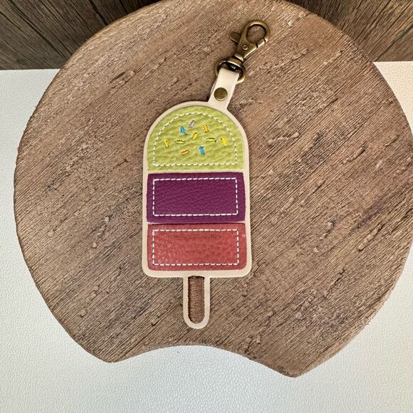 SUGAR SNAP PORTLAND Leather POPCICLE Purse Charm FAST SHIP PLG KEYCHAIN - Picture 1 of 3